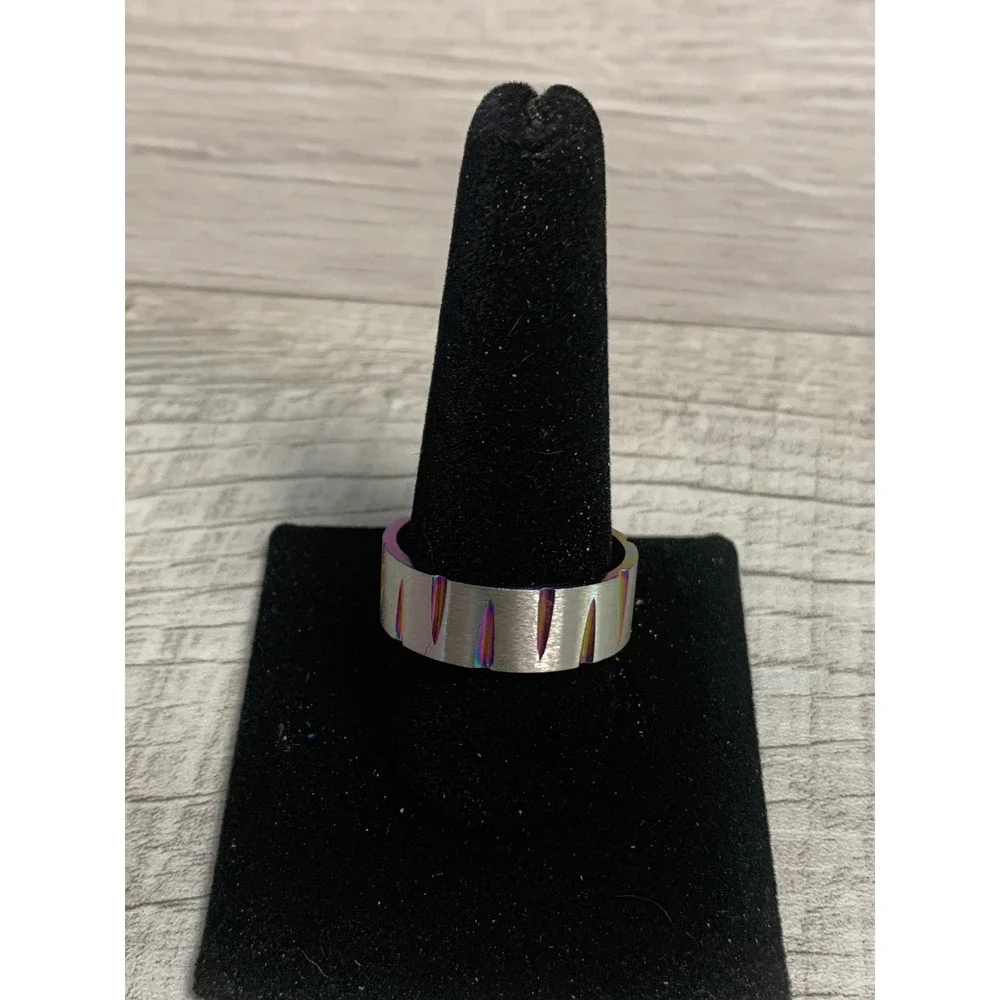 Mens Brushed Silver Iridescent Oil Slick Notch Band Ring Size 11.5 3405